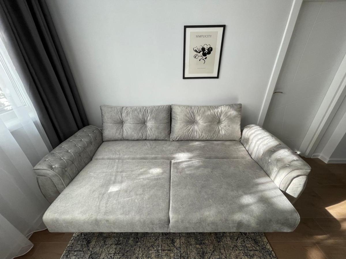 Vanquish Central Apartment Varna Esterno foto