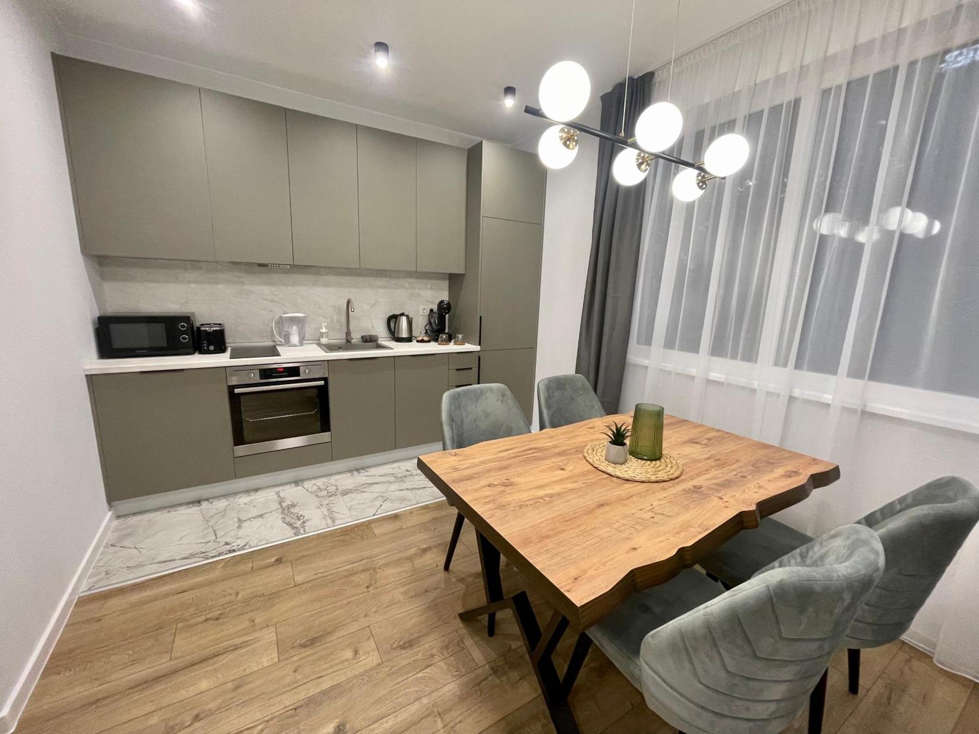 Vanquish Central Apartment Varna Esterno foto
